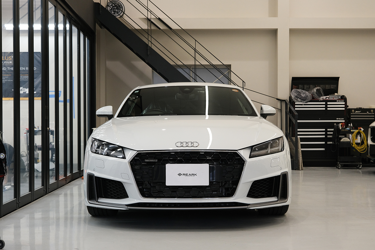 アウディ ヘッドライトプロテクションフィルム_リアーク施工