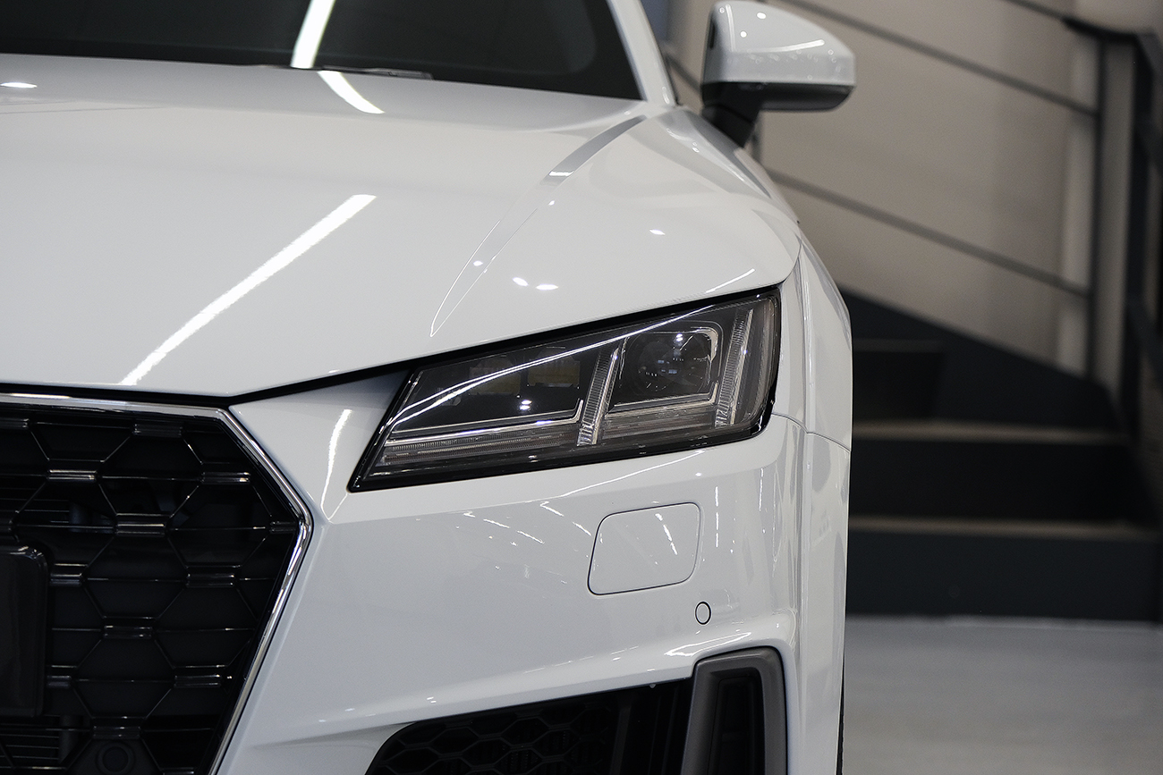 アウディ ヘッドライトプロテクションフィルム_リアーク施工