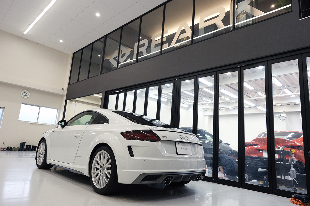 アウディ ヘッドライトプロテクションフィルム_リアーク施工