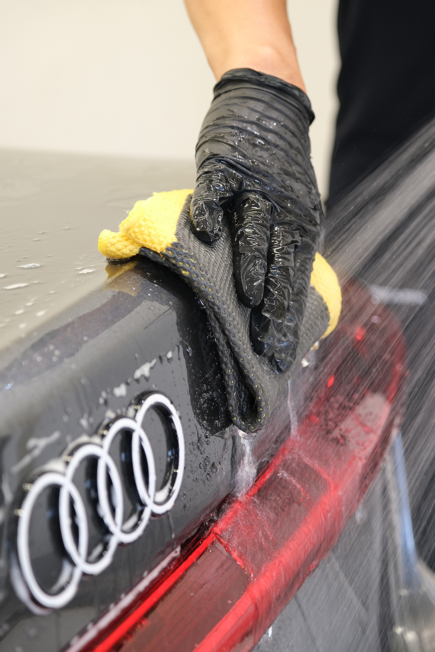 Audi A5 コーティングの流れ_リアーク施工