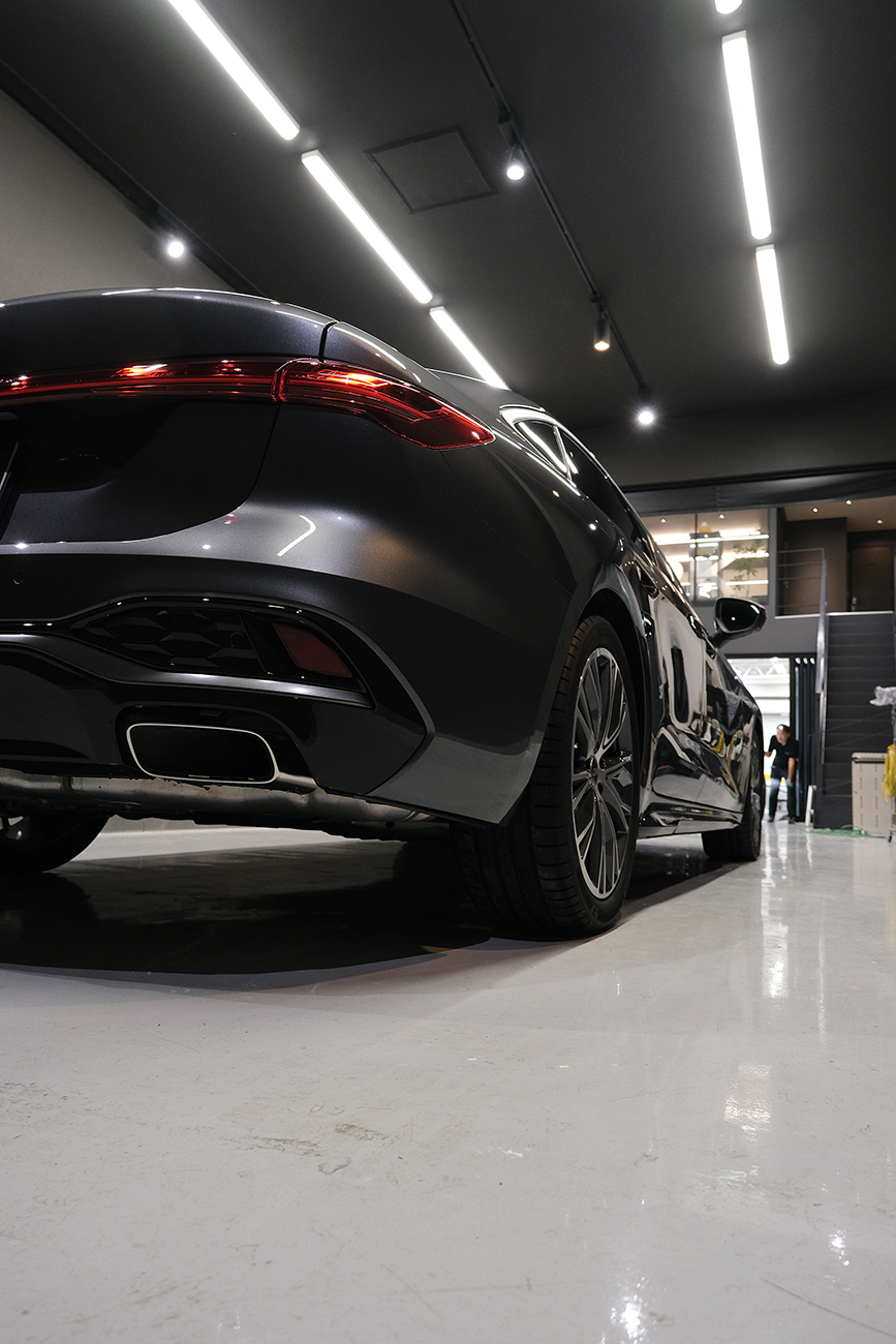 Audi A5ボディーガラスコーティング リアーク施工