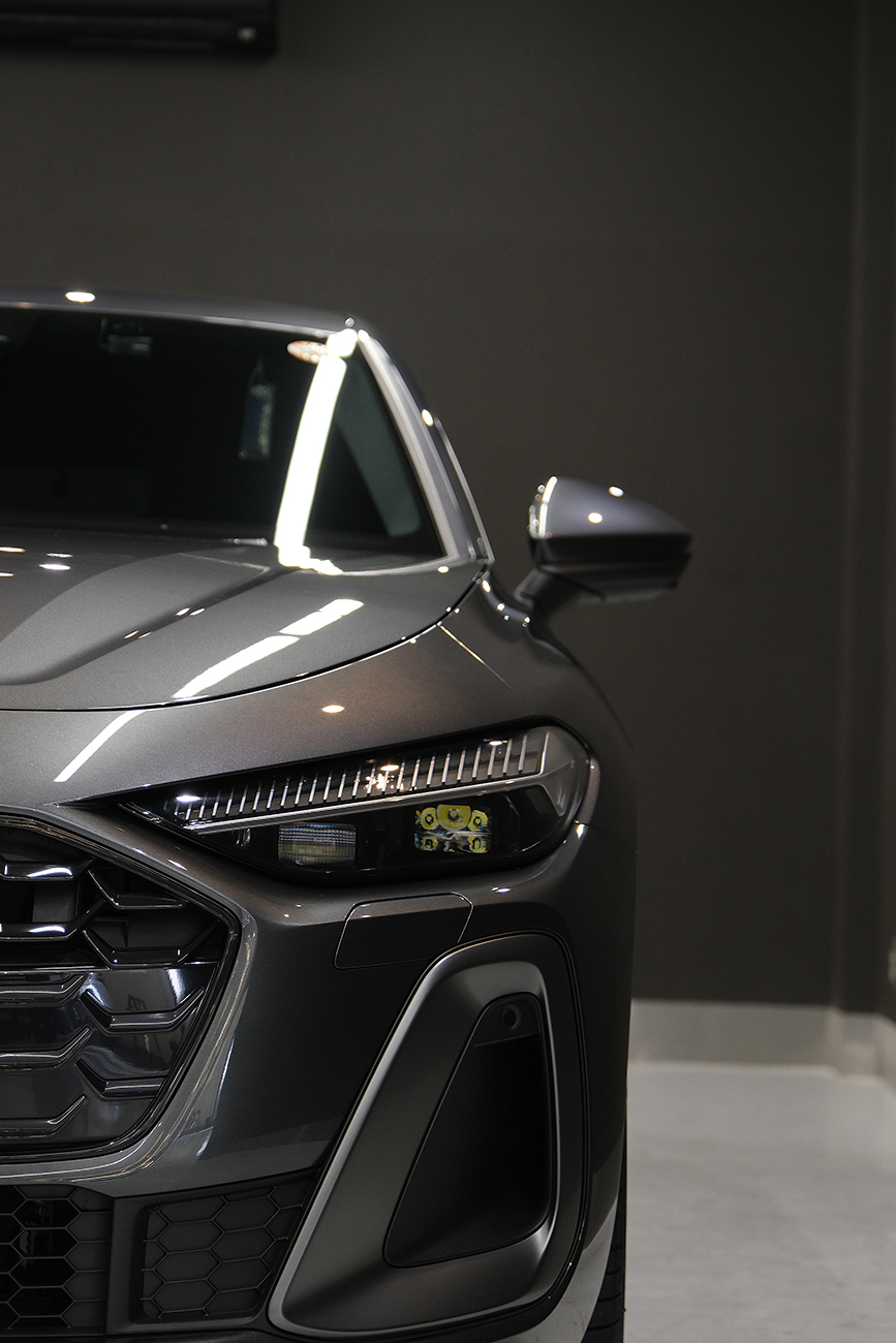 Audi A5ボディーガラスコーティング リアーク施工