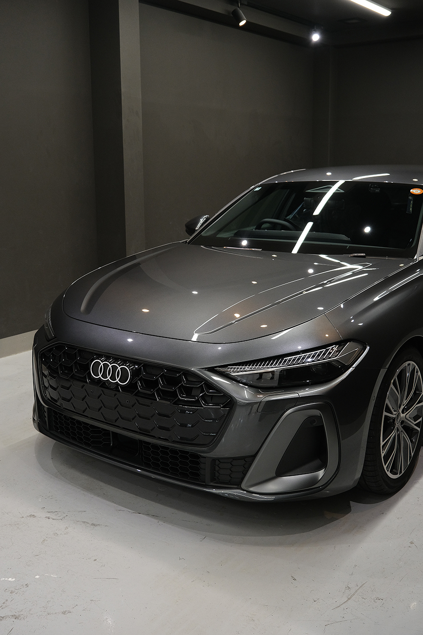 Audi A5ボディーガラスコーティング リアーク施工