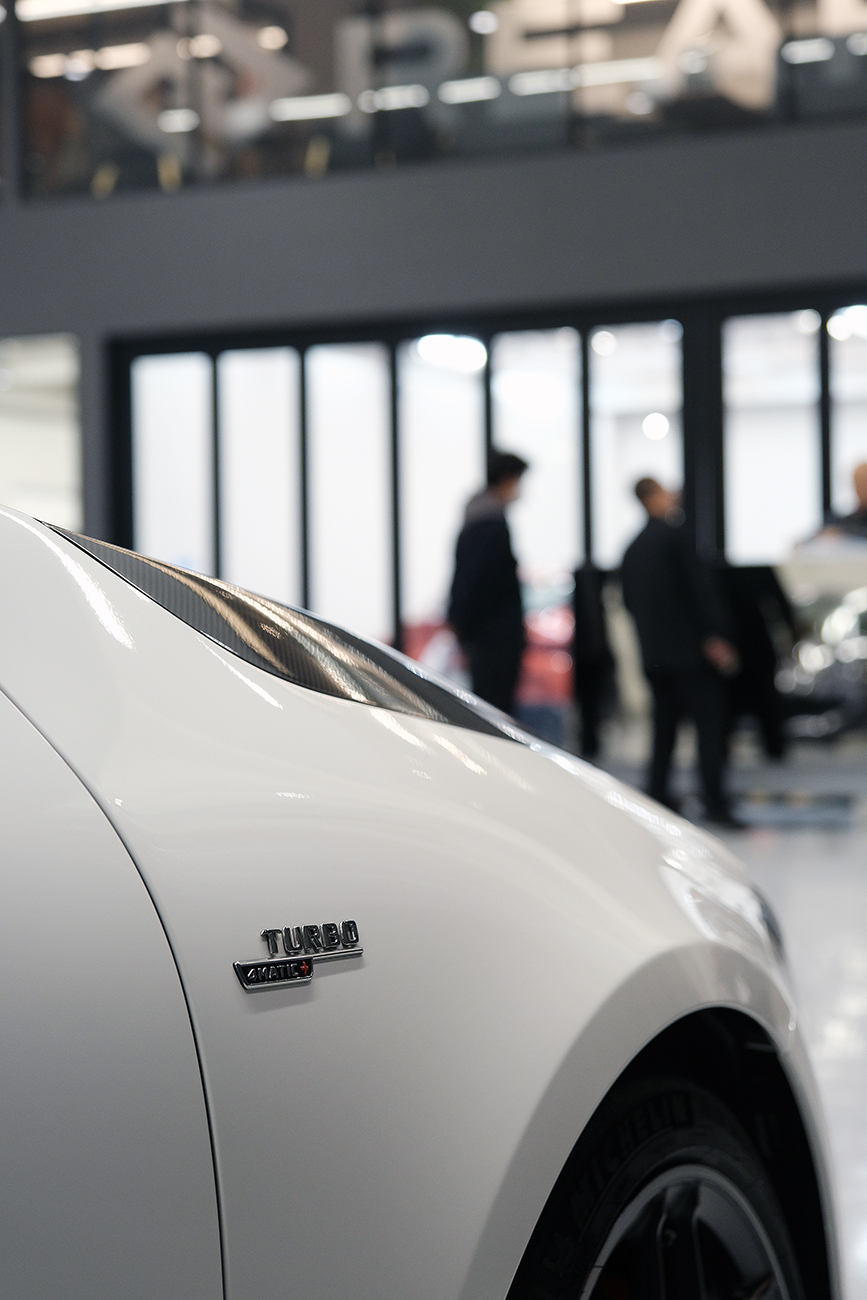 ベンツ CLA45 AMGカーボンプロテクションフィルム施工