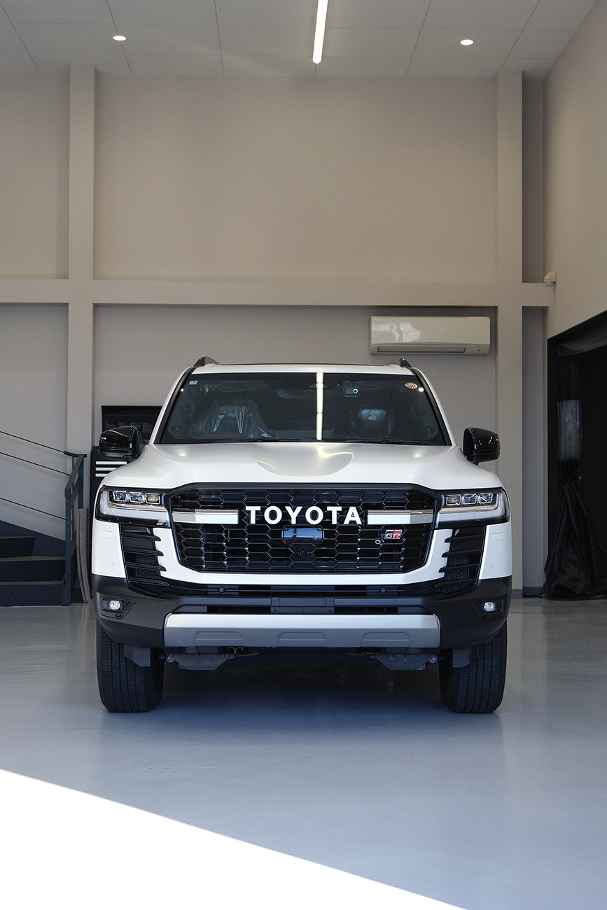 ランクルGRスポーツ マットプロテクションフィルム リアーク施工