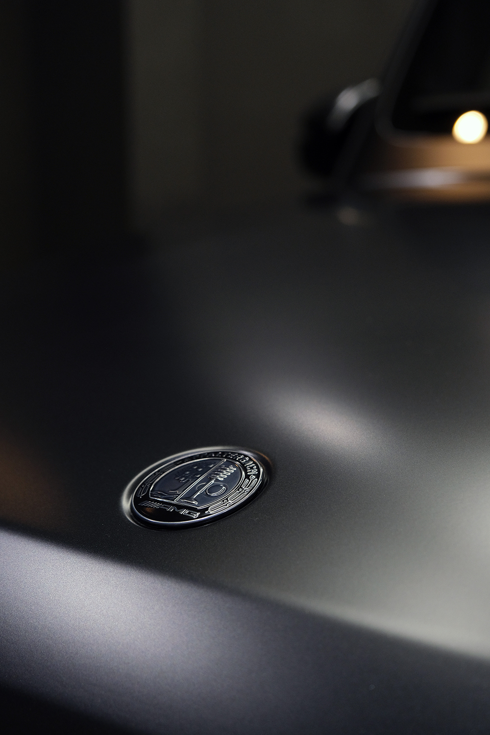 ベンツG63 マットプロテクションフィルム エンブレムブラック塗装 リアーク施工