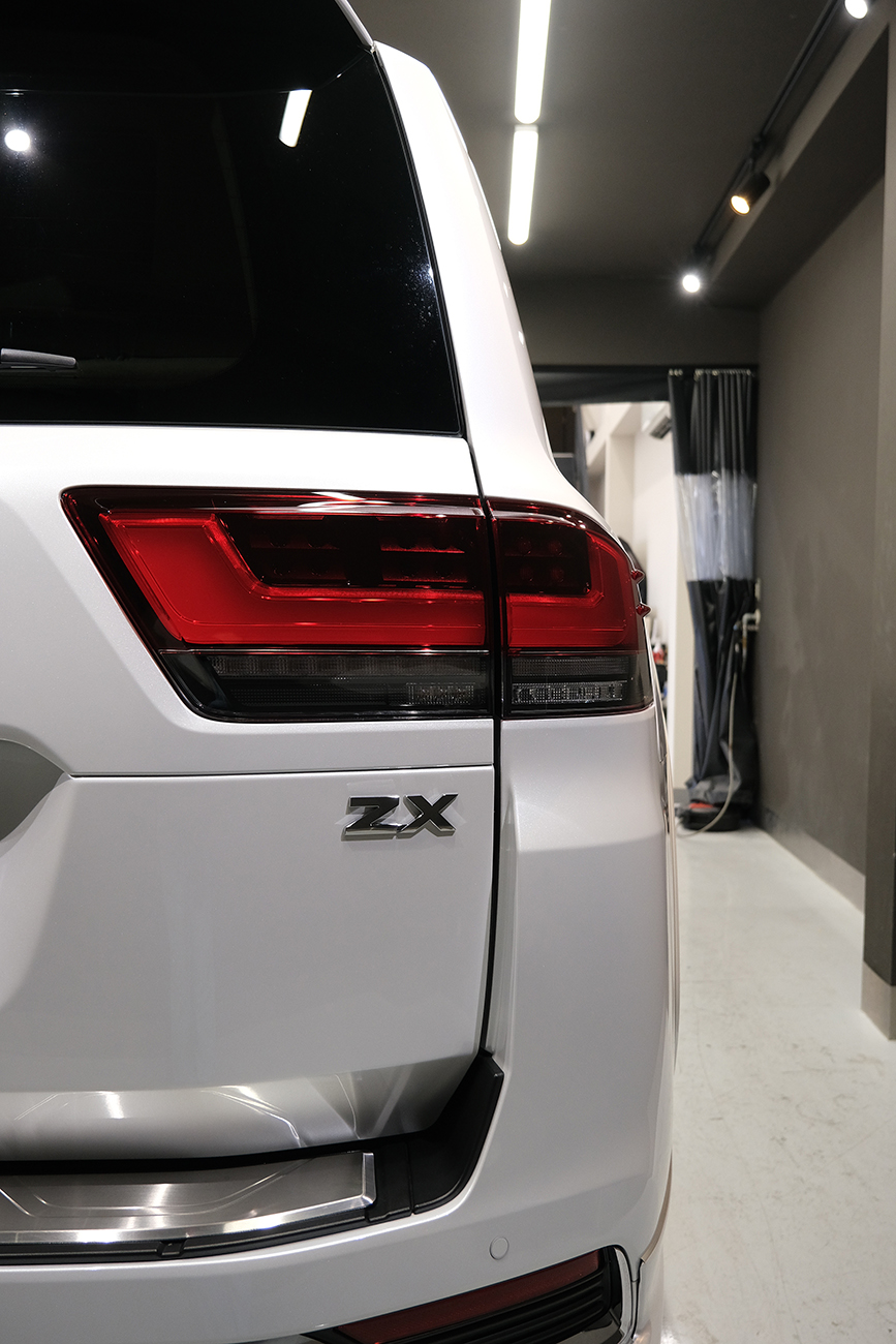 ランクル300 車コーティング リアーク施工