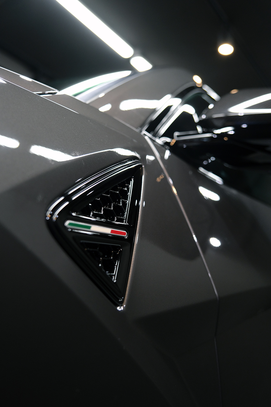 ウルス カーコーティング ホイール リアーク施工