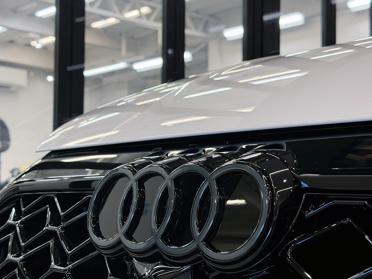 アウディRS3黒ブラック カラープロテクションフィルム