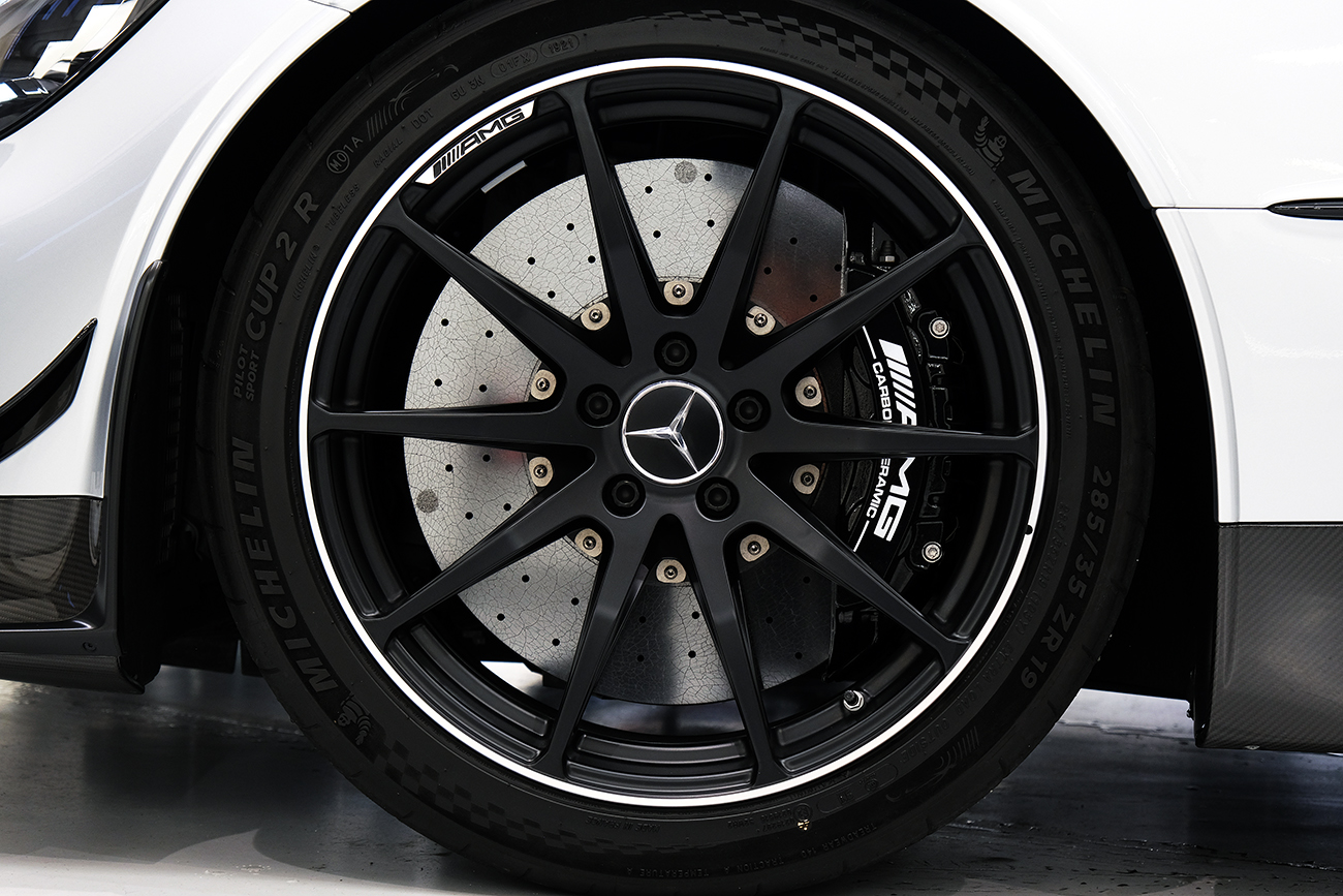 ベンツAMG GT プロテクションフィルム ブラックアウト リアーク
