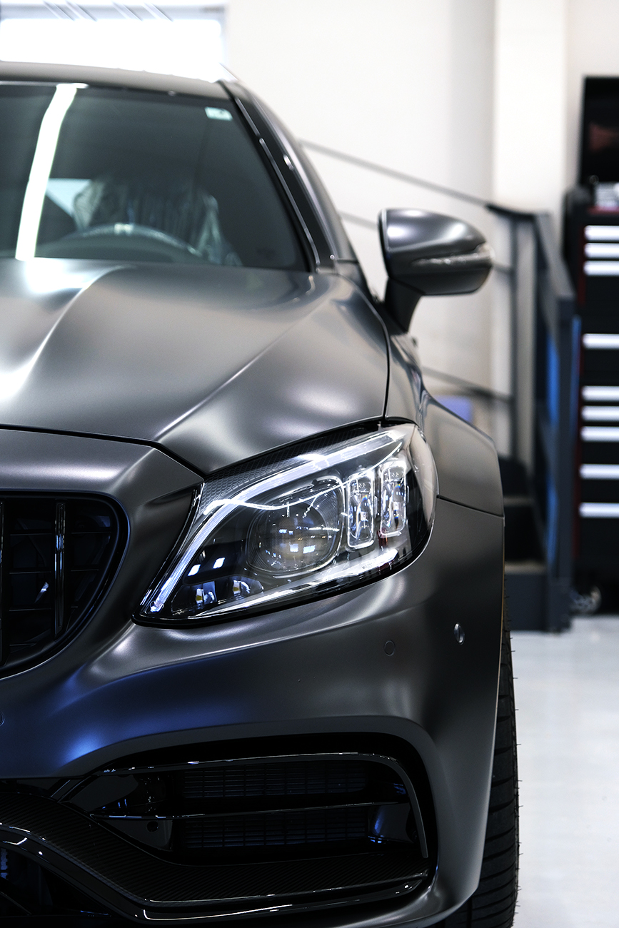 マットプロテクションフィルム 艶消し C63 AMG リアーク施工