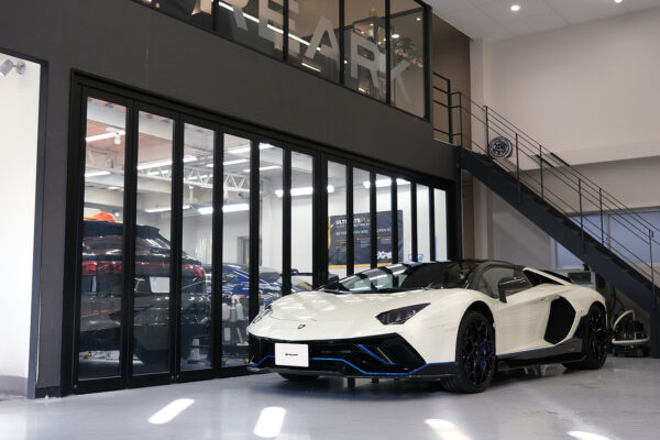 Lamborghini Aventador LP 780-4 Ultimae フロントガラスプロテクションフィルム_リアーク施工実績ブログ